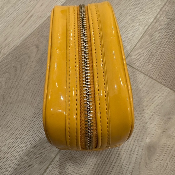 Tory Burch Pouch - Like new - Picture 4 of 8